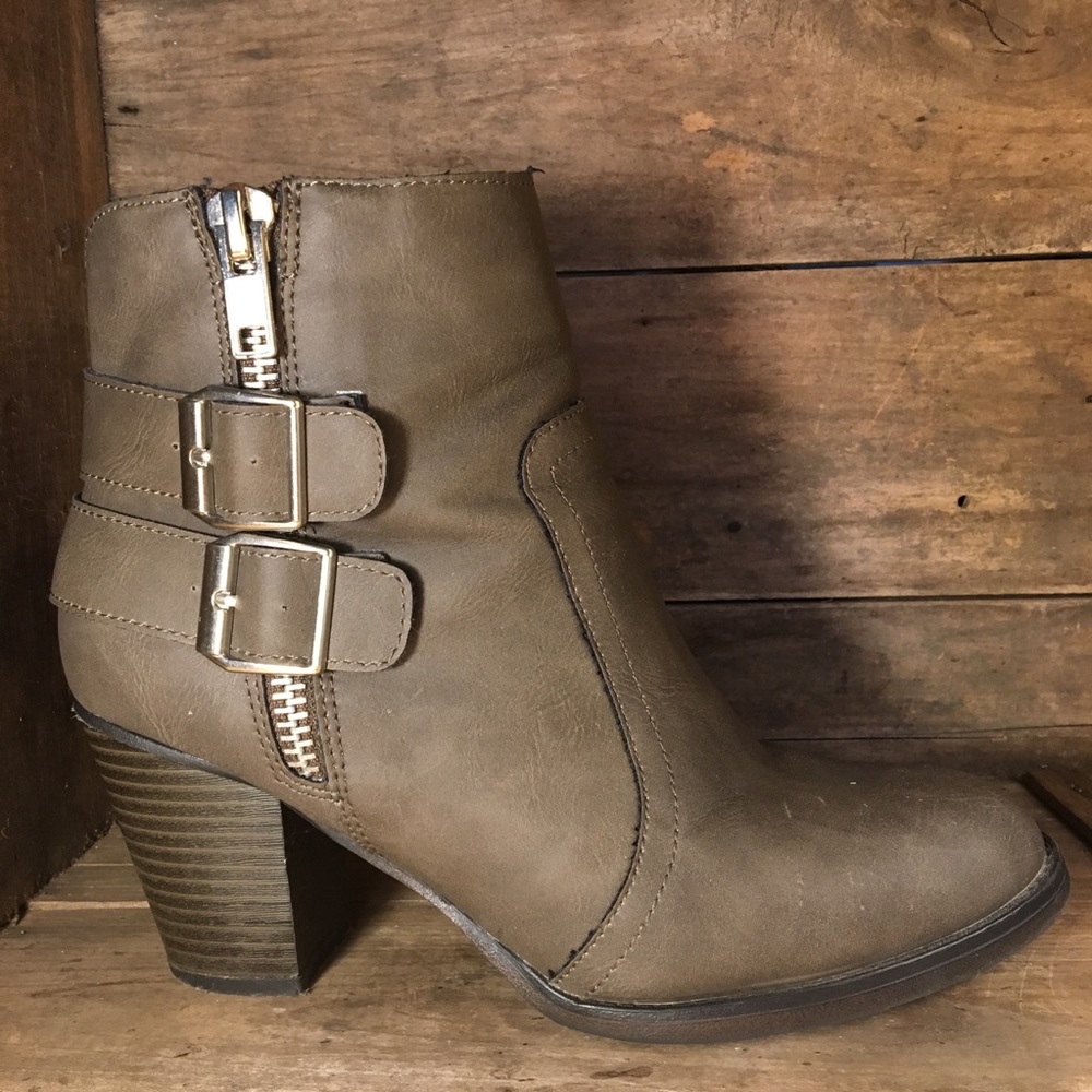 Mossimo boots